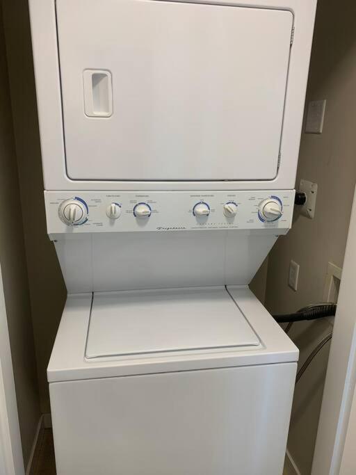 Downtown 3Br/2Ba+Views+Skytrain+Free Parking Apartment Vancouver Luaran gambar