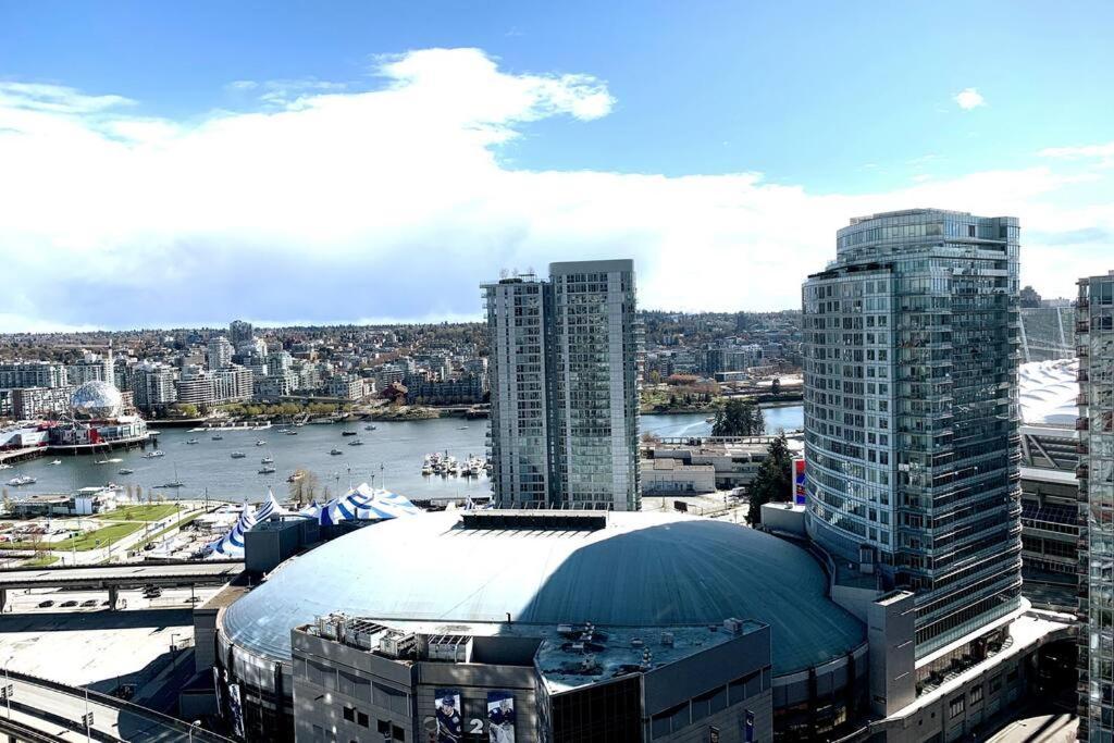 Downtown 3Br/2Ba+Views+Skytrain+Free Parking Apartment Vancouver Luaran gambar
