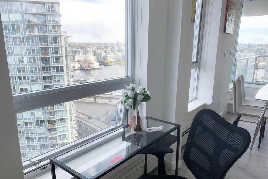 Downtown 3Br/2Ba+Views+Skytrain+Free Parking Apartment Vancouver Luaran gambar