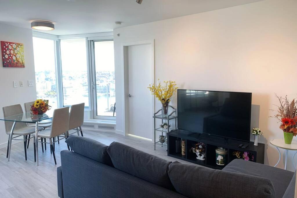 Downtown 3Br/2Ba+Views+Skytrain+Free Parking Apartment Vancouver Luaran gambar