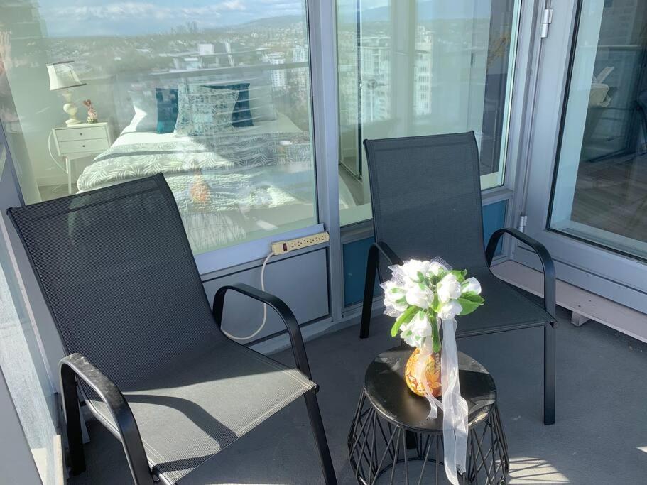 Downtown 3Br/2Ba+Views+Skytrain+Free Parking Apartment Vancouver Luaran gambar